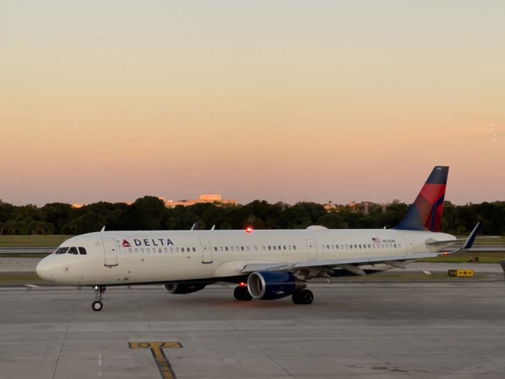 Photo of Delta aircraft about to takeoff