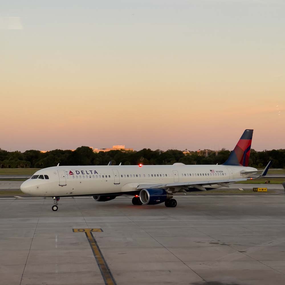 Photo of Delta aircraft about to takeoff