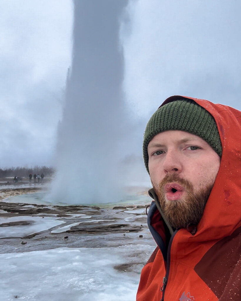 erupting geysir